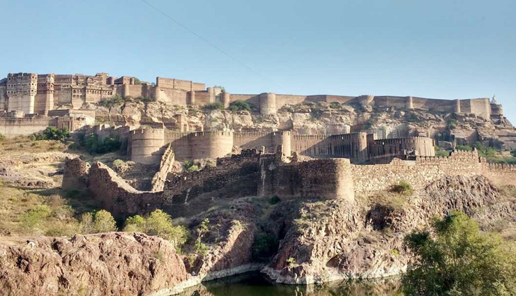 places to visit in jodhpur,must-see attractions in jodhpur,best tourist spots in jodhpur,top places near mehrangarh fort,historic places in jodhpur,royal palaces in jodhpur,things to do in jodhpur,jodhpur city guide,best places for photography in jodhpur,jodhpur travel itinerary,scenic spots in jodhpur