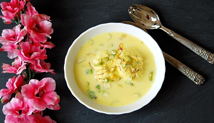 Summer Special : घर पर ही बनाए बाजार जैसी सॉफ्ट रसमलाई #Recipe