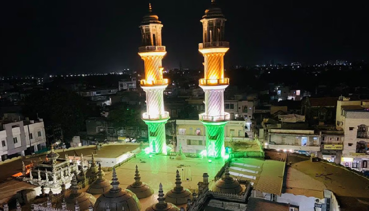 not to miss attractions in jamnagar,top places jamnagar,jamnagar tourism,lakhota lake,marine national park,bala hanuman temple,pratap vilas palace,khijadiya bird sanctuary,pirotan island,darbargadh palace,ratan bai masjid,willingdon crescent,bohra hajira,jamnagar travel guide,things to do in jamnagar,best places in jamnagar