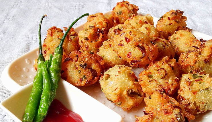 Recipe- Enjoy Winter Evening With Rava Pakoda
