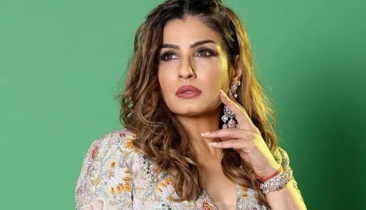 twinkla khanna,actress twinkle khanna,fake news,Akshay Kumar,dawood ibrahim,dance party,writer twinkle khanna,raveena tandon,actresss raveena tandon