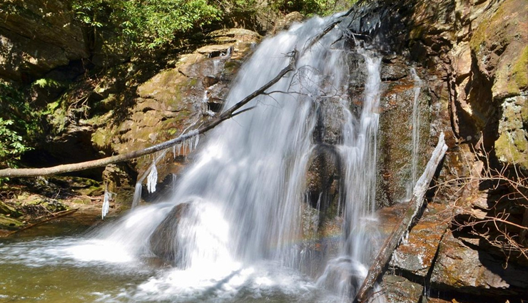 georgia stunning waterfalls,best waterfalls to visit in georgia,scenic waterfalls of north georgia,captivating waterfalls in the peach state,natural wonders of georgia: waterfalls,must-see waterfalls in georgia,exploring georgia beautiful cascades,hidden waterfalls in georgia,waterfall hikes in north georgia