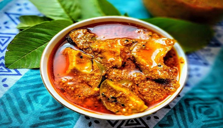 लॉकडाउन रेसिपी : गर्मियों में उठाए कच्चे आम के चटपटे अचार का लजीज स्वाद