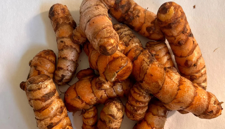 turmeric pickle recipe,haldi ka achar,how to make turmeric pickle,fresh turmeric pickle,homemade turmeric pickle,indian pickle recipe,haldi pickle benefits,turmeric pickle with mustard oil,turmeric root pickle,turmeric pickle health benefits