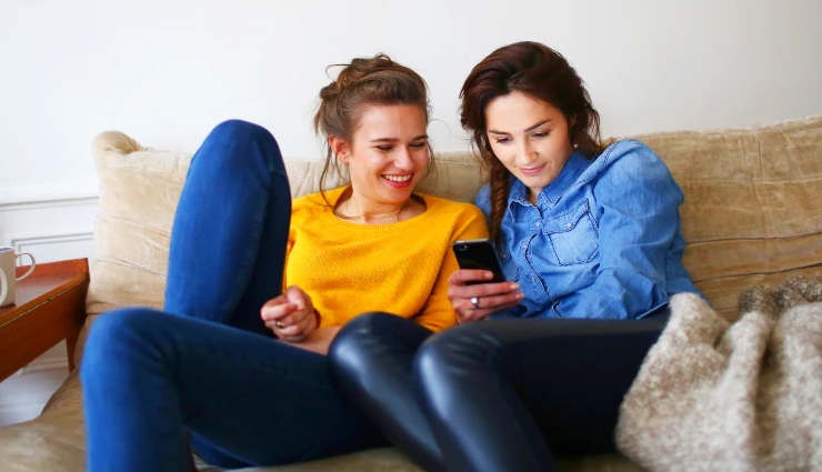 reconnect with old friends,ways to reconnect with friends,tips for reconnecting with old friends,rekindling old friendships,strategies to reconnect with friends,how to get in touch with old friends,reconnecting with long-lost friends,friend reconnection ideas