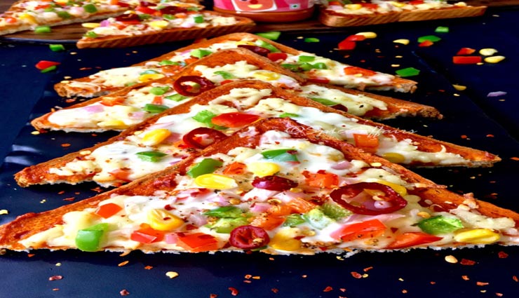 इस तरह घर पर ही बनाए इटालियन 'ब्रेड पिज्जा', बच्चों के साथ बड़ों को भी आएगा पसंद #Recipe