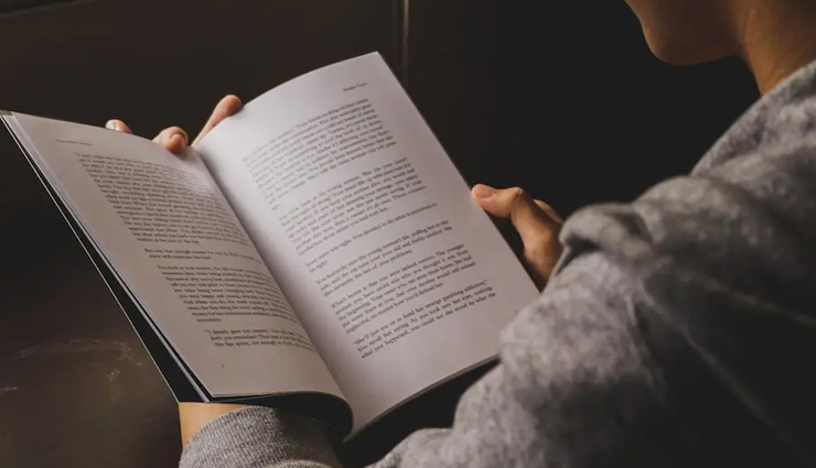 health benefits of reading,reading for brain health,how reading helps mental health,reading and stress relief,cognitive benefits of reading,reading and emotional intelligence,reading habits for wellness,improve focus with reading,reading vs social media,bedtime reading benefits,daily reading routine benefits