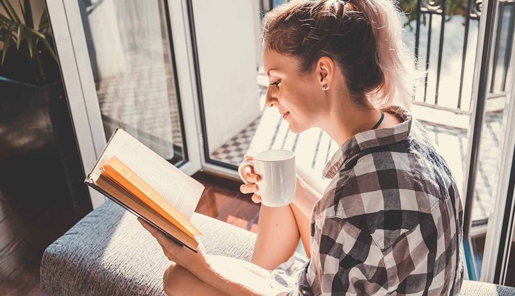 7 Amazing Benefits of Reading Books

