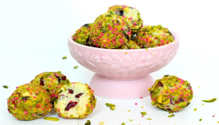 लाजवाब स्वाद देगी केसर पिस्ता व्हाइट चॉकलेट ट्रफल #Recipe