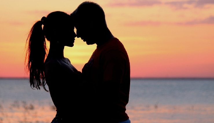 signs something off in your relationship,relationship disconnect,when intimacy fades in a relationship,communication breakdown in relationships,relationship phases,how to fix a troubled relationship,emotional disconnect in relationships,signs of a relationship crisis,strengthening a relationship,overcoming relationship disillusionment