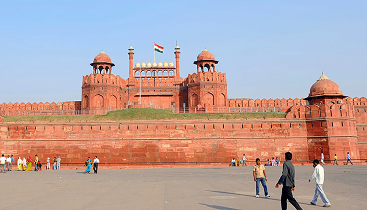 दिल्ली: लाल किले में बर्ड फ्लू से कौओं की मौत, 26 जनवरी तक दर्शकों  के लिए किया बंद