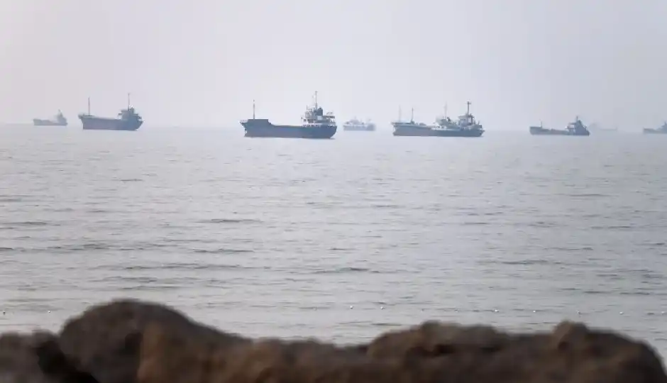 लाल सागर में भारतीय ध्वज वाले जहाज पर हमला, 13 भारतीय सुरक्षित रेस्क्यू; MEA ने जताई चिंता