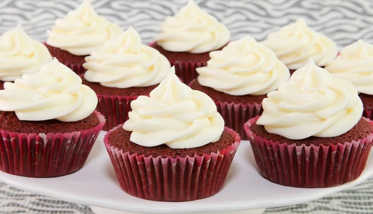 रेड वेलवेट कप केक के साथ बनाए बच्चों की पार्टी को स्पेशल #Recipe red velvet cupcakes recipe,recipe,recipe in hindi,special recipe