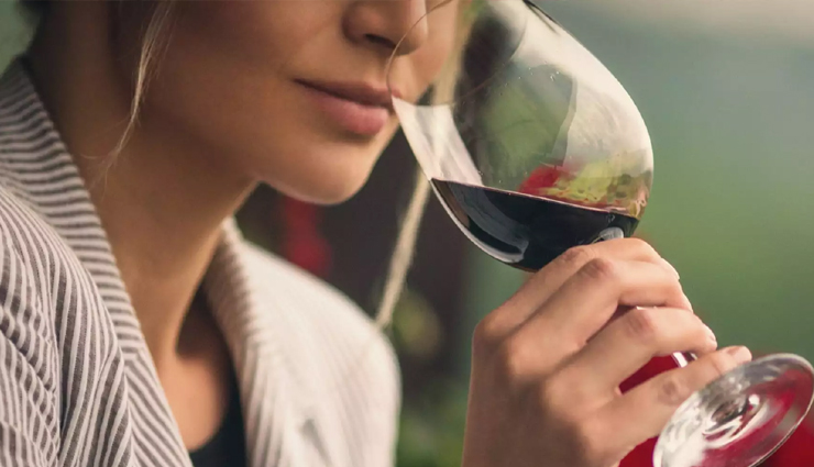 वाइन पीने का शौक रखने वालों के लिए अच्छी खबर, कोरोना से संक्रमित होने का खतरा 17% कम: रिसर्च  