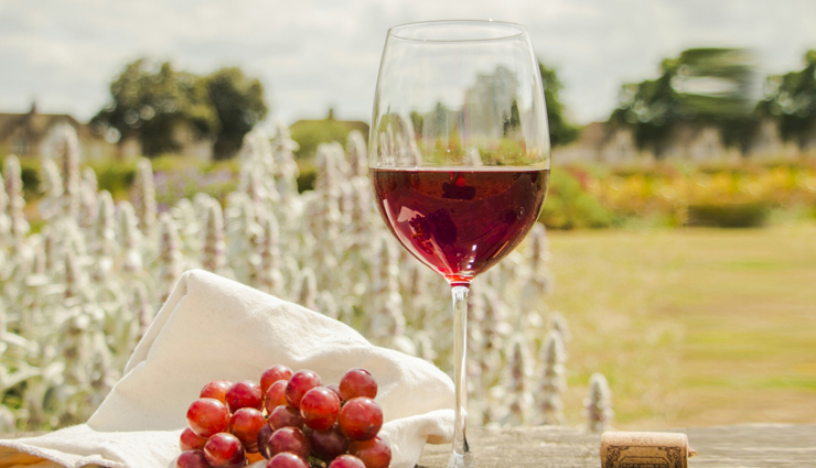 Here is How To Do Red Wine Facial at Home For Perfect Glowing Skin