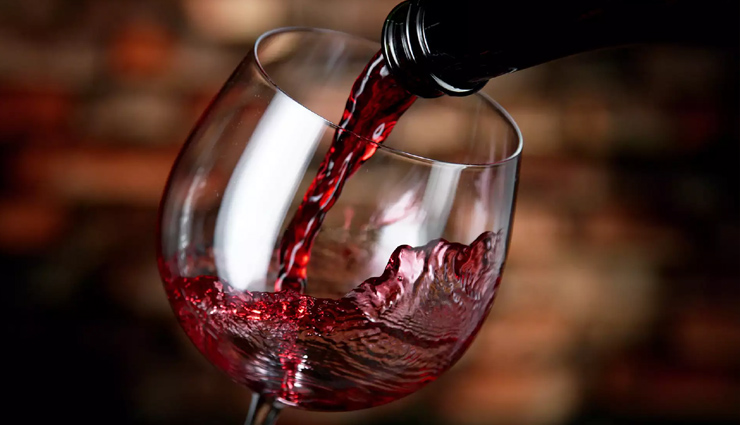 5 Benefits of Red Wine For Skin and Hair