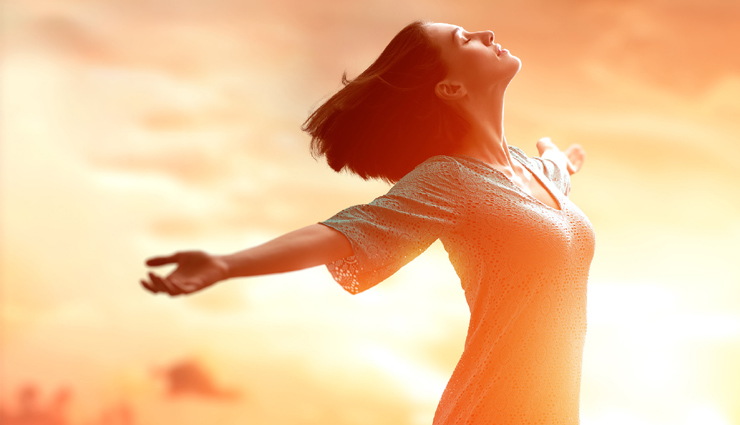 drinking warm water,benefits of drinking warm water,warm water benefits,relieves nasal congestion,keeps you hydrated,weight-loss,reduces toxin levels,reduces stress,Health,Health tips