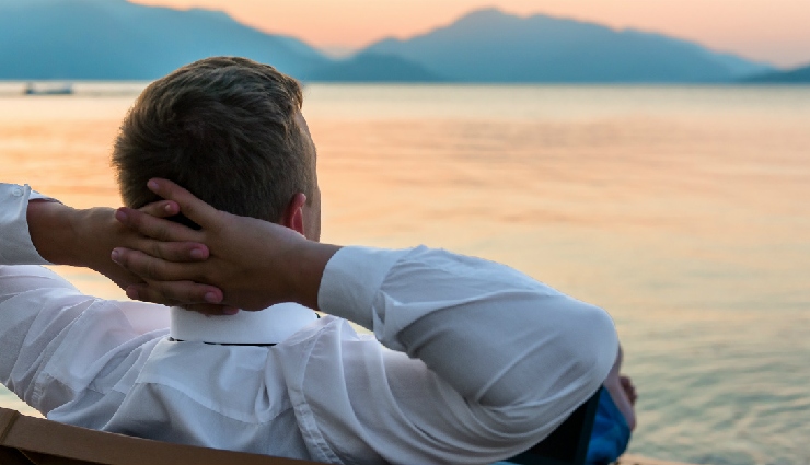 chewing gum benefits,health benefits of chewing gum,gum and brain function,chewing gum for stress,fresh breath remedies,gum after meals,is chewing gum healthy,gum and digestion,surprising uses of gum,chewing gum myths,pros and cons of chewing gum