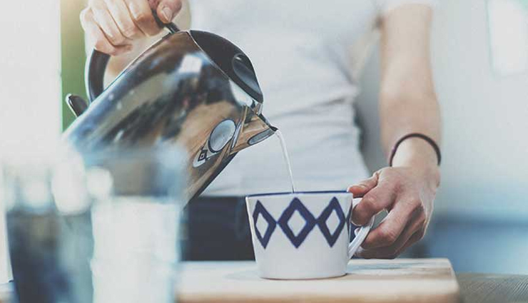 drinking warm water,benefits of drinking warm water,warm water benefits,relieves nasal congestion,keeps you hydrated,weight-loss,reduces toxin levels,reduces stress,Health,Health tips