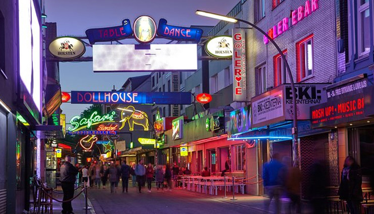 tourist places in hamburg,must-visit hamburg attractions,hamburg travel guide,things to do in hamburg,hamburg sightseeing,best places to visit in hamburg,hamburg landmarks,cultural sites in hamburg,family activities in hamburg,explore hamburg germany