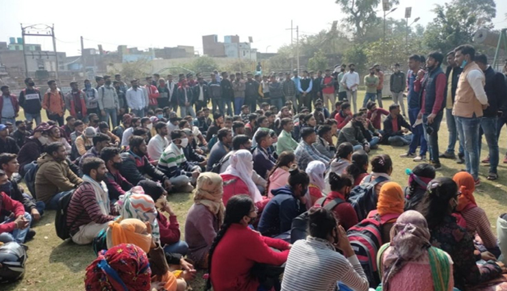धौलपुर : गर्माता जा रहा REET में हुई गड़बड़ी का मामला, अभ्यर्थियों ने निकाली आक्रोश रैली