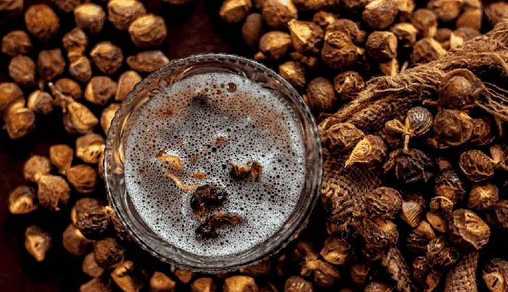 8 DIY Ways To Use Reetha for Skin and Hair