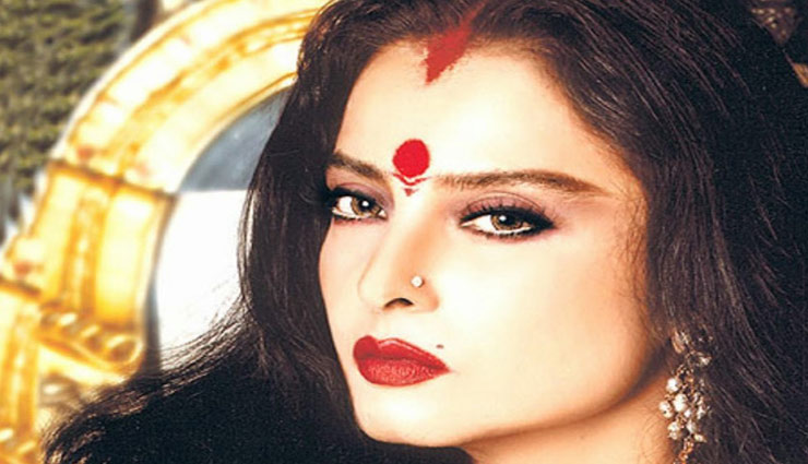 प्री-मैरिटल रिलेशनशिप का समर्थन करते है ये बॉलीवुड सितारे, जानिए कौन-कौन है इसमें शामिल bollywood celebs,confess about sex,shocking confess,pre-marital relation,ayushman khurana,rekha,dipika padukone,ranvir singh,vidhya baalan,arjun kapoor,shraddha kapoor