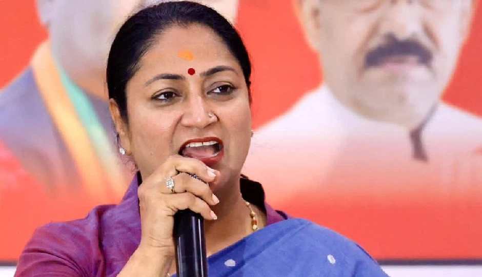 दिल्ली में ठंड और प्रदूषण पर सख्त कार्रवाई, 10,000 इलेक्ट्रिक हीटर बांटने की तैयारी में CM रेखा गुप्ता