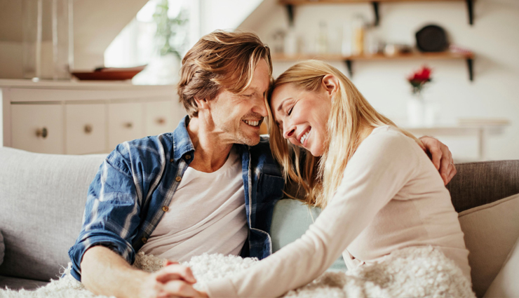 शादी के बाद अपने रिश्ते में लाएं ये 10 बातें, आप बनेंगे आदर्श पति-पत्नी