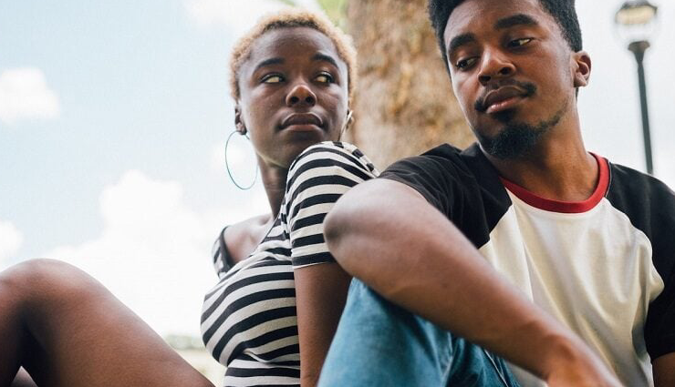 karmic relationship signs,recognizing karmic connections,karma in love,relationship lessons,spiritual connections in love,understanding karmic bonds,signs of karmic partnership,healing through relationships,soul connections in love,karmic ties in relationships