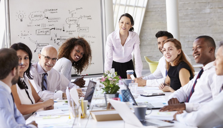 ऑफिस में सहकर्मियों के साथ बनाना चाहते हैं अच्छे संबंध, दें इन बातों पर ध्यान colleagues in office,relationship with colleagues in office