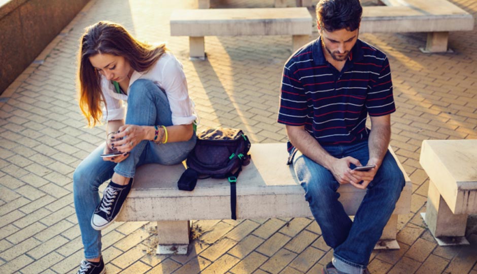 10 Subtle Signs The Relationship is Over for Him