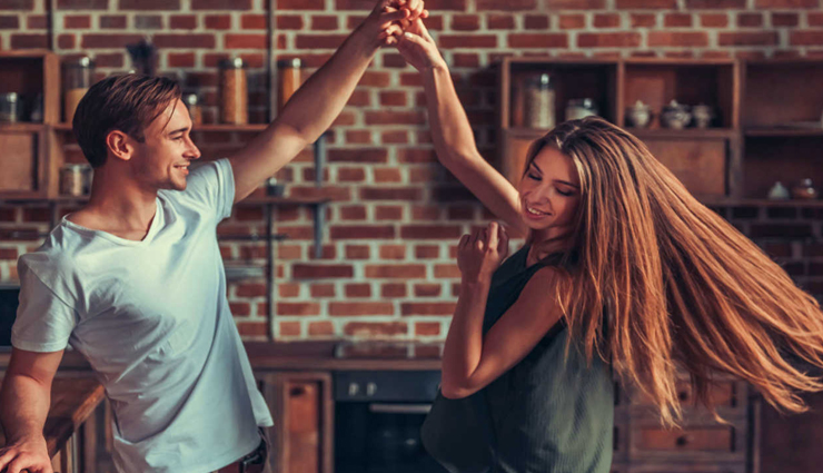 होने वाले जीवनसाथी से शादी के पहले ही कर लें इन मुद्दों पर बातचीत, प्यार के साथ बीतेगी रिलेशनशिप 