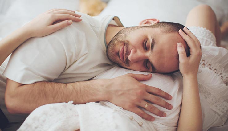 relationship tips,relationship tips in hindi,pregnant partner tips,tricks to feel your presence