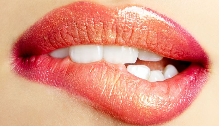 बिना सर्जरी के भी बनाया जा सकता है होंठों को आकर्षक, आजमाकर देखें ये मेकअप टिप्स 