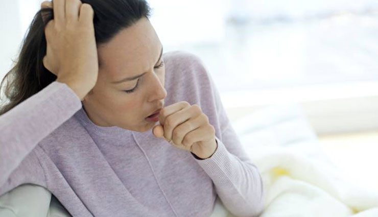 सूखी खांसी से रहते है अक्सर परेशान तो आजमाएं ये 5 घरेलू उपचार, जल्द दिखने लगेगा फायदा