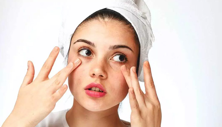 त्वचा का रूखापन खूबसूरती में लाता है कमी, इन बेहतरीन उपायों से दूर होगी यह परेशानी 