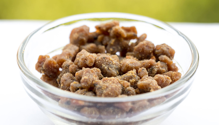 ginger tea,cinnamon,cumin water,asafoetida,garlic,home remedies,home remedies to treat farting problem,farting problem,Health tips,fitness tips