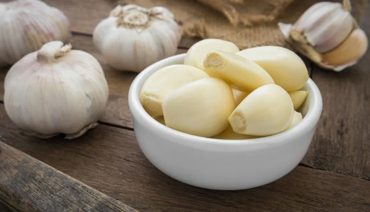 ginger tea,cinnamon,cumin water,asafoetida,garlic,home remedies,home remedies to treat farting problem,farting problem,Health tips,fitness tips