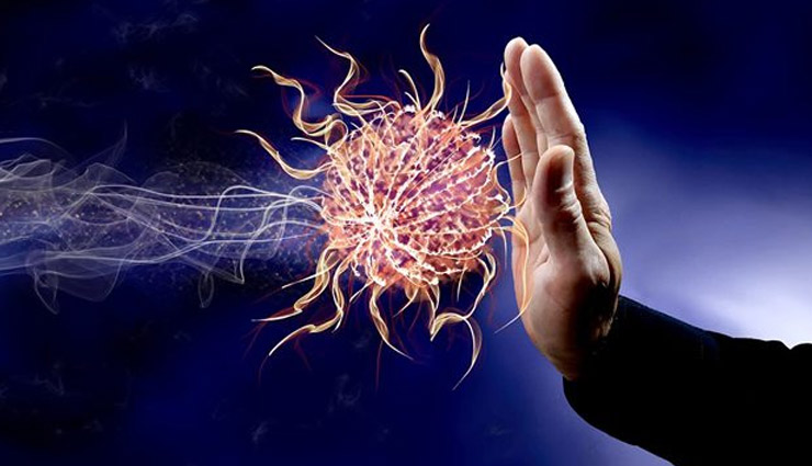 शरीर की इम्युनिटी बचाती है आपको रोगों से, इसे बढ़ाने के लिए आजमाए ये तरीके