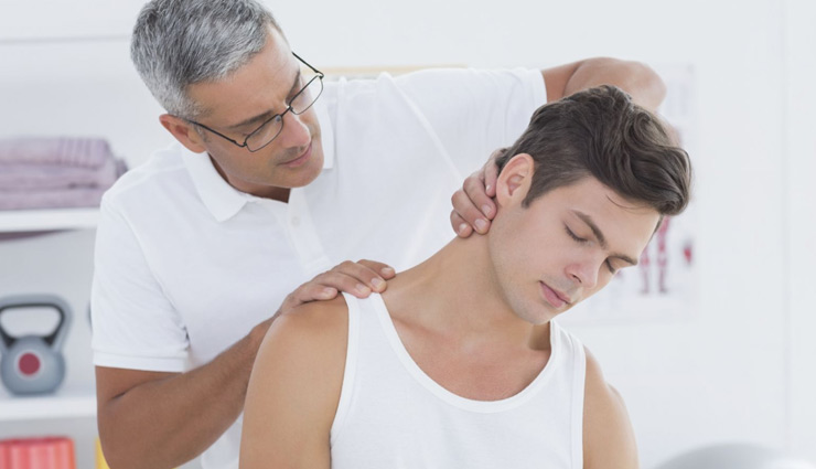 neck pain,home remedies for neck pain,Health tips ,गर्दन में अकडन, दर्द से छुटकारा, घरेलू उपाय, गर्दन दर्द से निजात