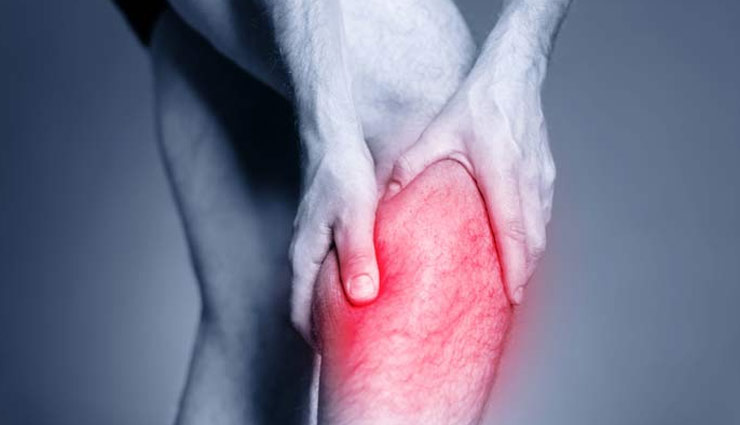 बारिश के दिनों में पैरों में दर्द की रहती है शिकायत तो अपनाये ये घरेलू उपाय