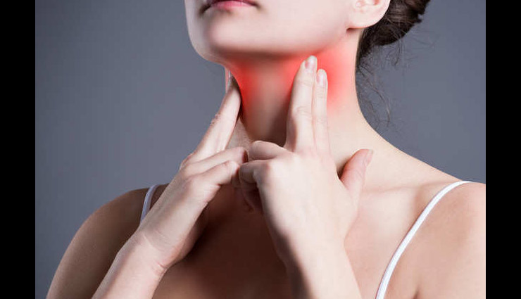 मौसम का बदलता मिजाज बनता है गले की खराश का कारण, इन उपायों से पाए जल्द निजात