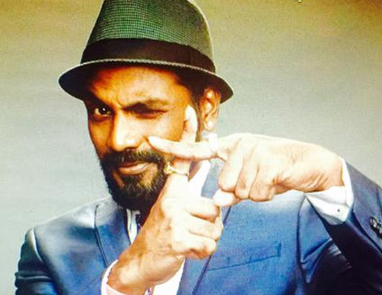 Remo Dsouza Shared One Step Back and Forward Pic of Him With SRK