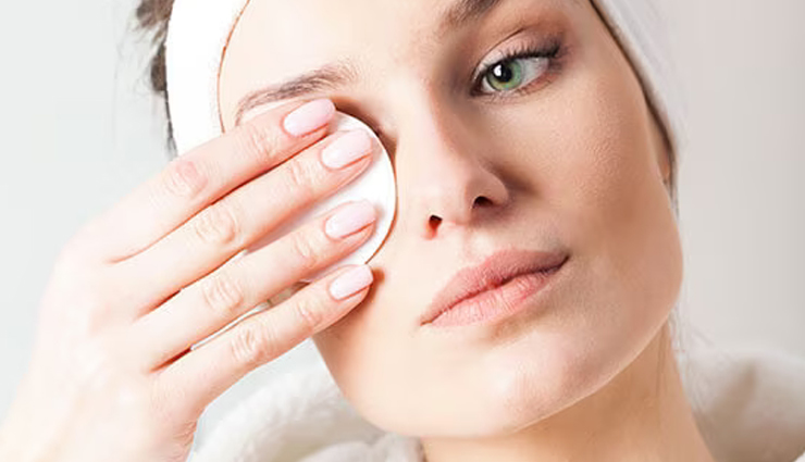 coconut oil beauty benefits,natural beauty remedies with coconut oil,coconut oil for healthy hair,coconut oil for skin hydration,coconut oil for nail health,coconut oil for acne-prone skin,coconut oil for anti-aging,coconut oil for frizzy hair,coconut oil for sunburn relief,coconut oil for cuticle care