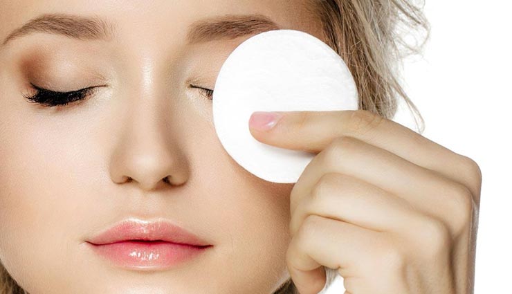 मिनटों में मिलेगा बिना परेशानी के मेकअप से छुटकारा, घर पर ही बनाए रिमूवर इस तरह 