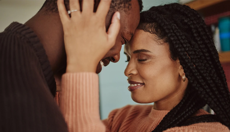 push and pull relationships,characteristics of push and pull relationships,emotional highs and lows in relationships,relationship power imbalance,push-pull relationship dynamics,signs of a push and pull relationship,emotional rollercoaster in relationships,inconsistent communication in relationships,challenges in commitment in relationships,impact of push-pull relationships on life,frequent breakups and makeups,jealousy and possessiveness in relationships,unresolved conflicts in relationships