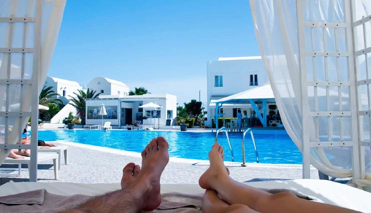 weird resort,weird hotel,free sex in hotel,columbia resort,weird offer