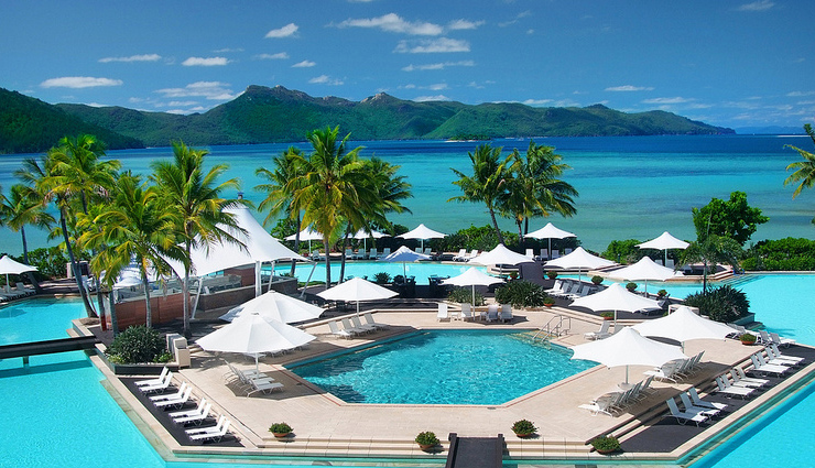 resorts in new zealand,amazing resorts,new zealand,waiheke island resort,hilton queenstown resort & spa,wai ora lakeside spa resort,lake taupo holiday resort,matakauri lodge