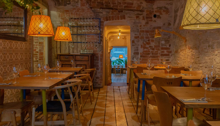 tallinn,restaurants to visit in tallinn,rataskaevu 16,ribe,olde hansa,f-hoone,kohvik moon